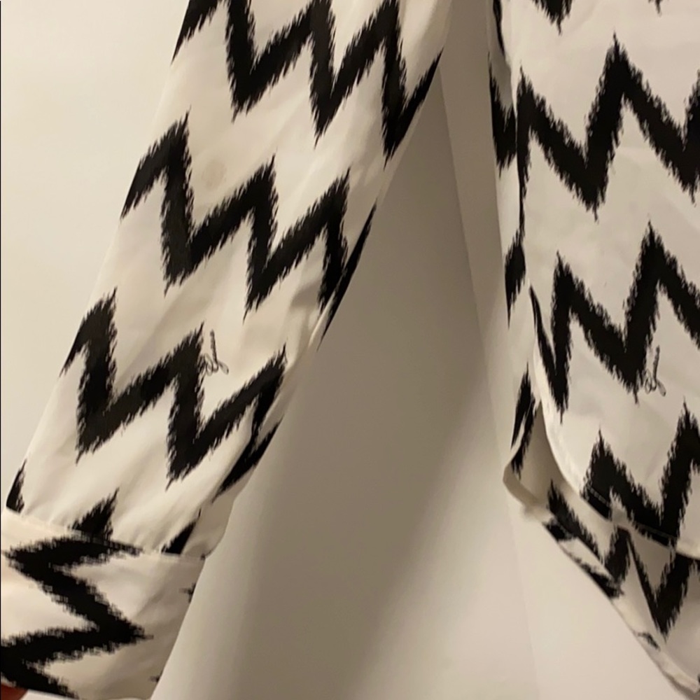 GUESS Chevron High-Low Blouse - Picture 3 of 7
